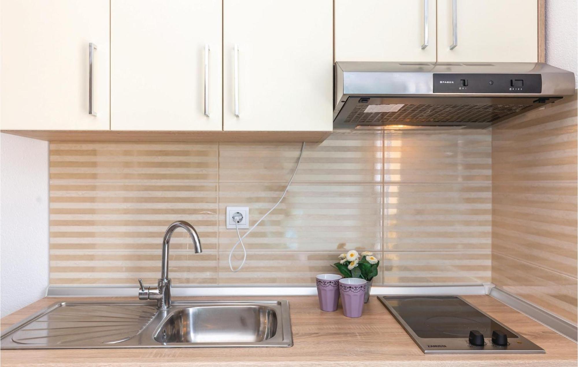 Beautiful Apartment In Krvavica With Kitchen Екстериор снимка